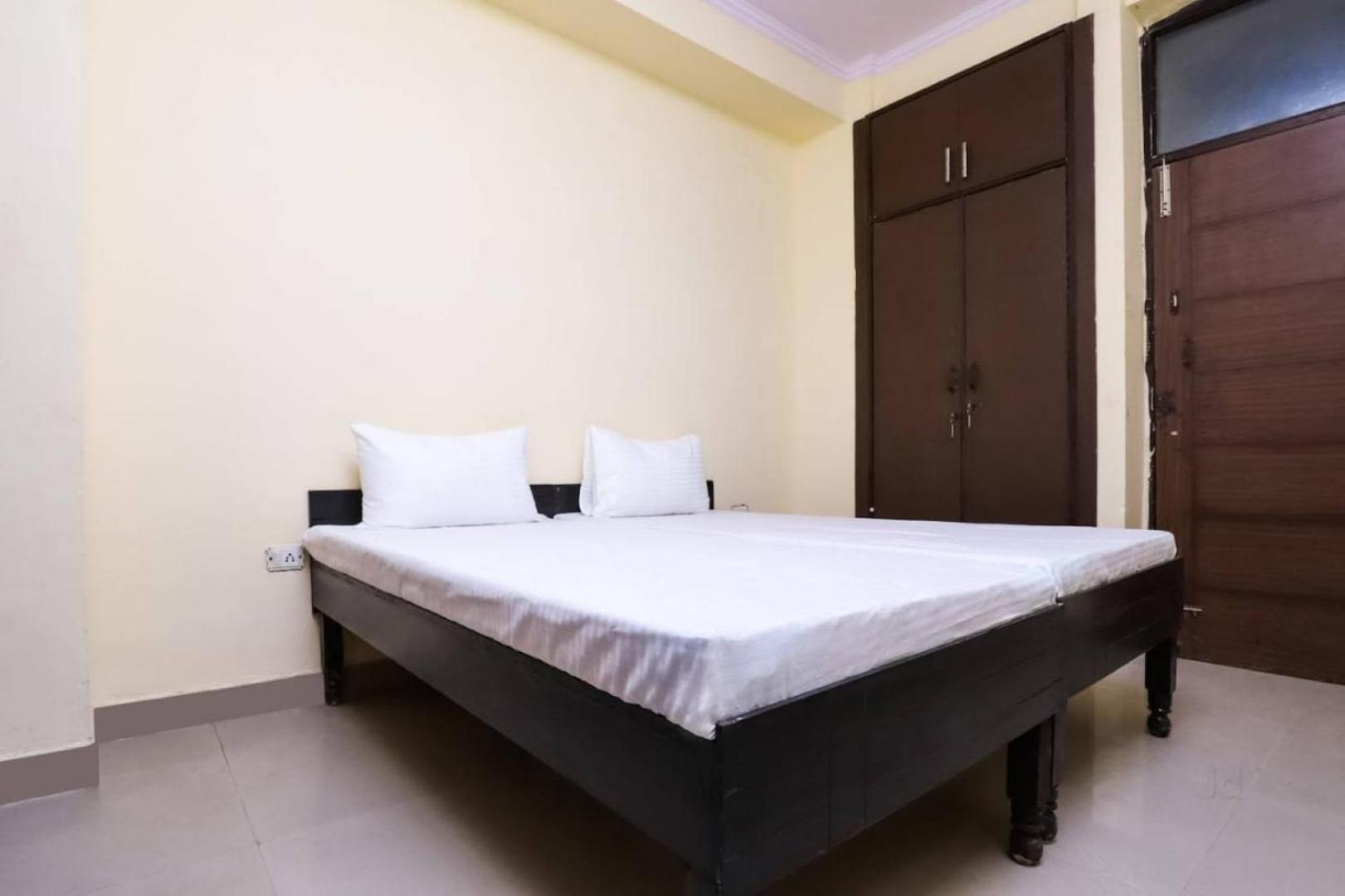 Chirag Hotel,Ghaziabad Eksteriør billede